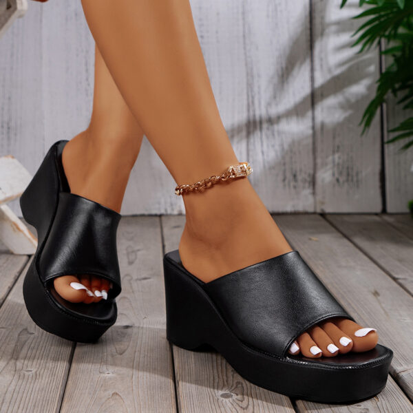 Plus Size Women's Platform Sandals - Image 7